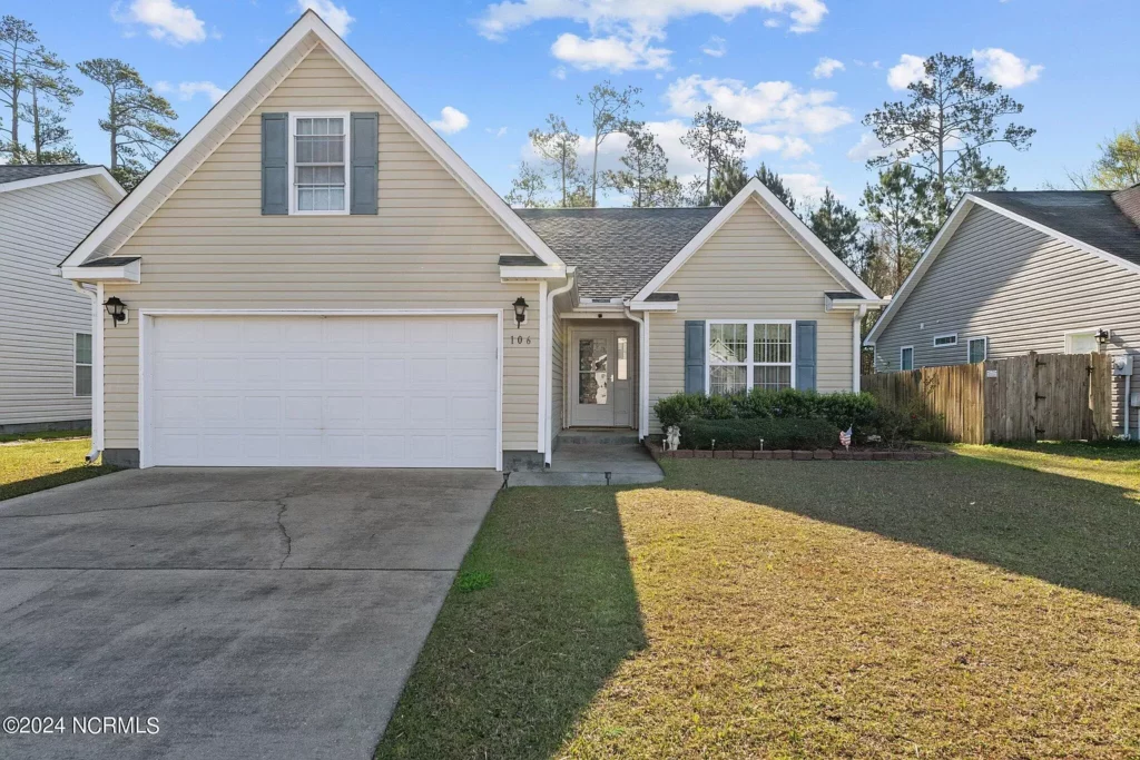 106 Lakeside Green Drive, New Bern, NC 28560 house